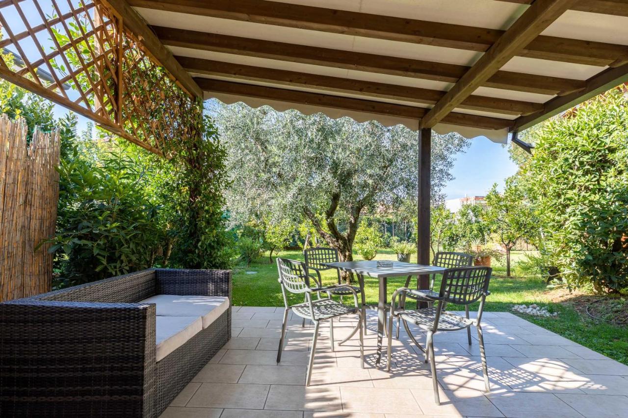 Residence Il Melograno Манерба-дель-Гарда Экстерьер фото