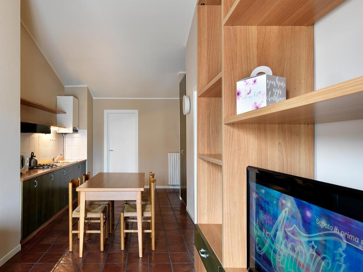 Residence Il Melograno Манерба-дель-Гарда Экстерьер фото