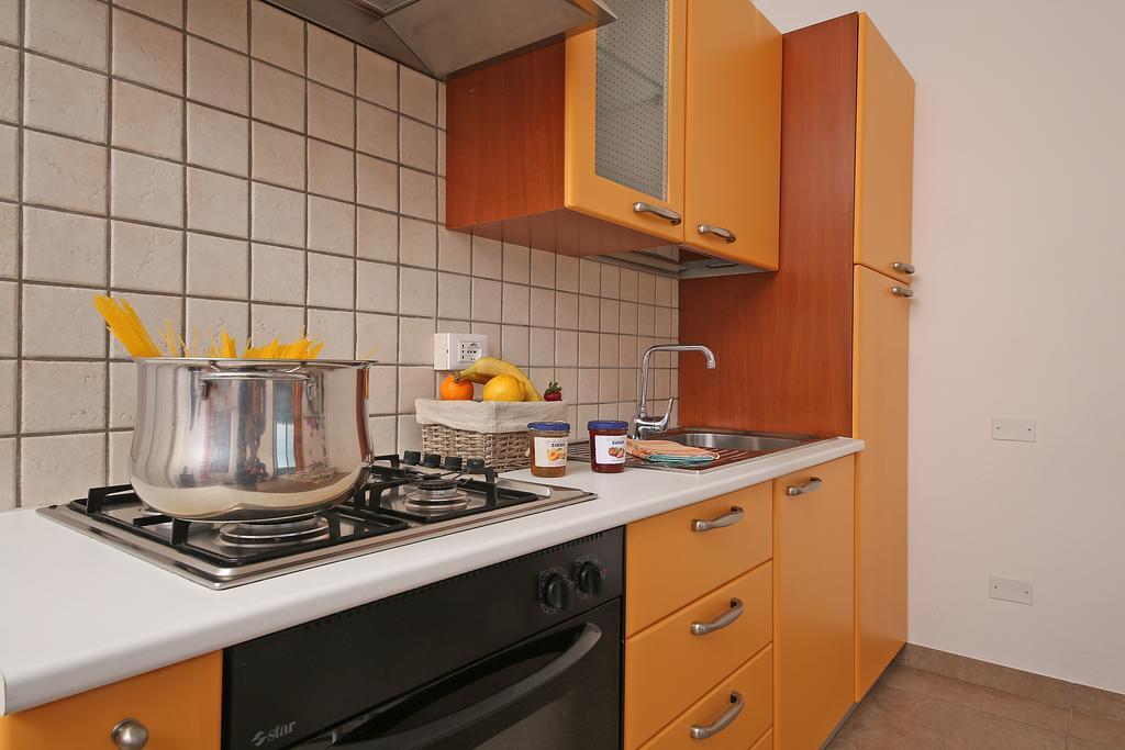 Residence Il Melograno Манерба-дель-Гарда Экстерьер фото